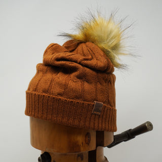 Die Meribel – 100 % Kaschmir – abnehmbare Bommelmütze