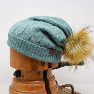 Die Meribel – 100 % Kaschmir – abnehmbare Bommelmütze