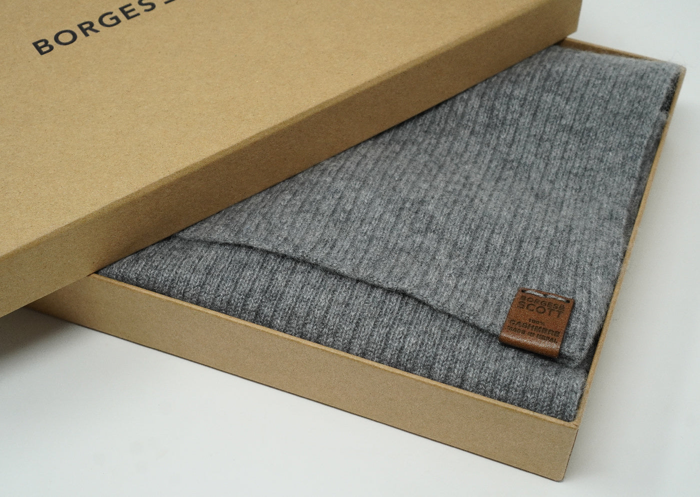 Berretto Borges & Scott Whistler In 100% Cashmere, Design A Trecce E Costine, Made In Nepal, Caldo E Morbido, Confezione Regalo, Unisex