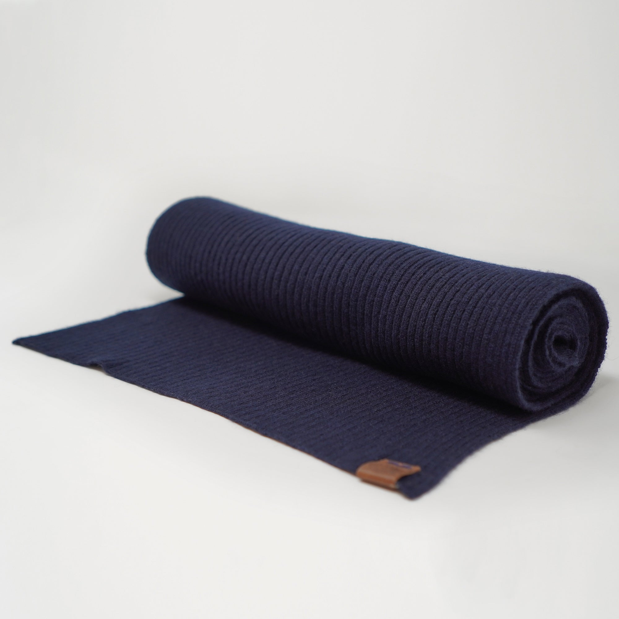 Sciarpa di cashmere tessuta a mano Bajura, commercio equo e Sciarpa di cashmere tessuta a mano Bajura, commercio equo e